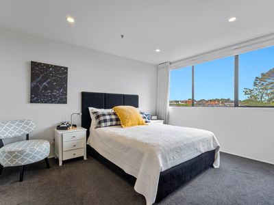 4B/175 Hurstmere Road, Takapuna