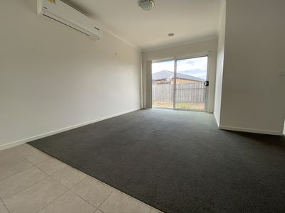 6 Surrey Grove, Point Cook