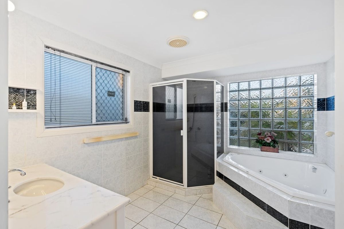 78 Port Jackson Boulevard, Clear Island Waters