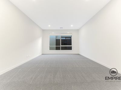 142 Yeungroon Boulevard, Clyde North