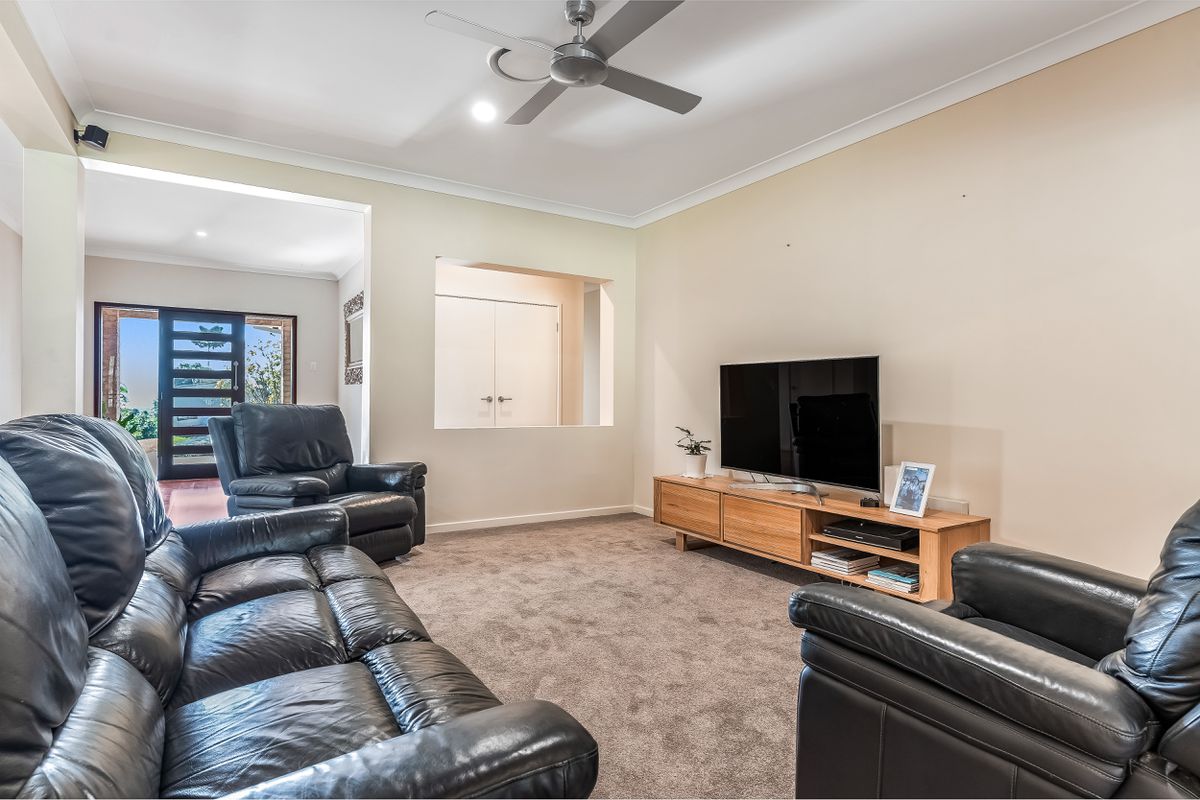 9 Livotto Drive, Richmond Hill