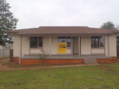 12 Houston Drive, Dubbo