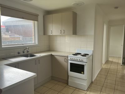 2 / 30-32 Atami Crescent, Corio