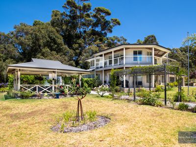 2 Maloney Close, Ocean Beach