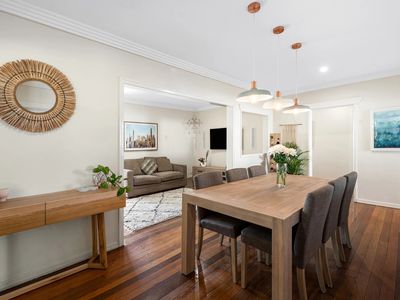 132 Seventeen Mile Rocks Road, Oxley