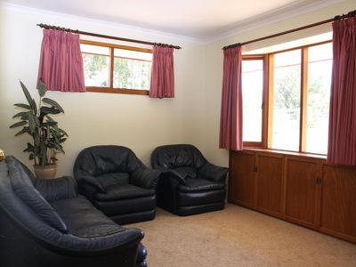 711 Leslie Road, Leslie Vale