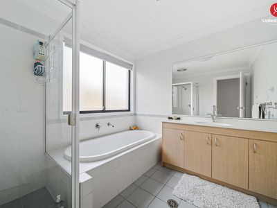11 London Court, Cecil Hills