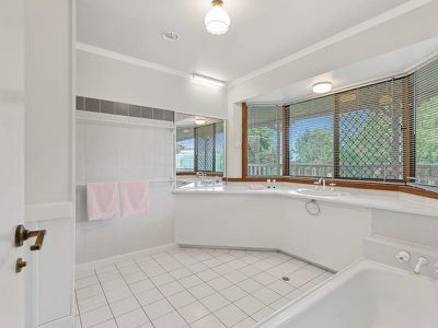 152-166 Western Avenue, Montville