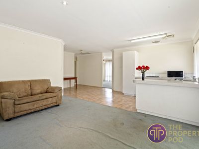 17 Adana Elbow, Kenwick