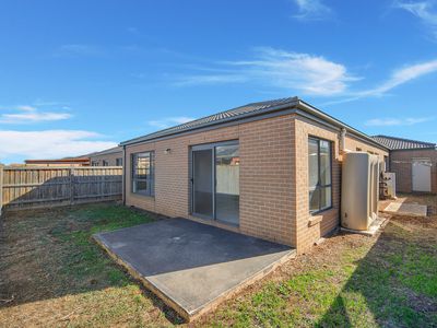 11 Peroomba Drive , Point Cook