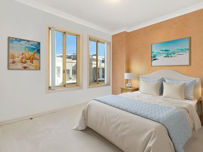 24 / 2-8 Harbour Street, Wollongong