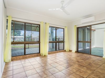 5 Mackellar Close, Edmonton