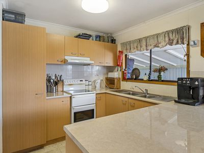 2 Damms Court, Tawonga South