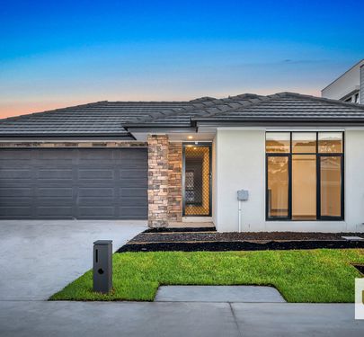 8 Bowerbird Place, Officer