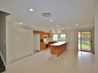 19 Kingfisher Cct, Eden