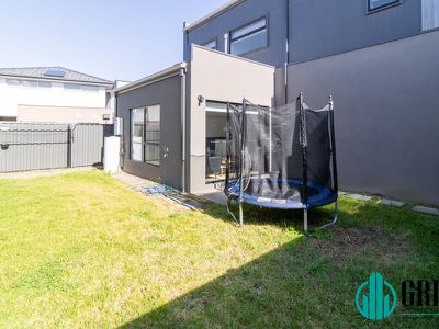 5 Regatta Drive, Craigieburn