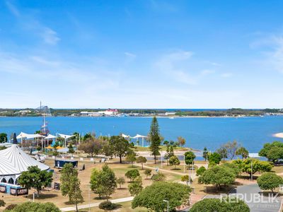 19 / 136 Marine Parade, Southport