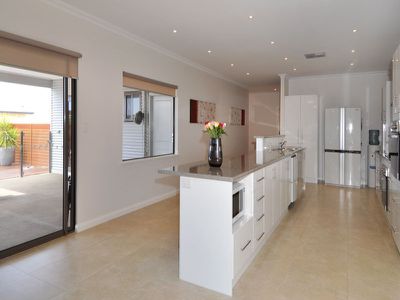 2 Pirring Way, Hannans