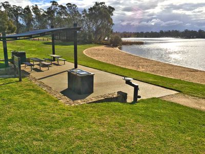 3 Lakeside Dr, Nagambie