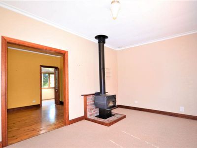 12 Lakeside Avenue, Mount Beauty
