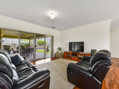 2 Birkdale Court, Worrolong