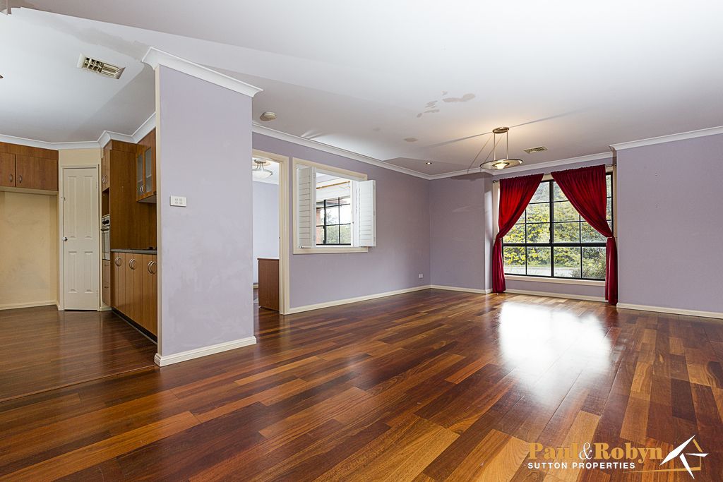 22 Dillwynia Crescent, Jerrabomberra