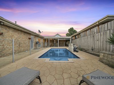 42 Plowman Court, Epping