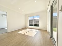 37 Redcomb Drive, Park Ridge