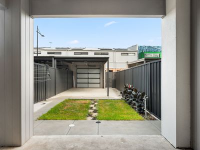 26 Graduation Parade, Taperoo