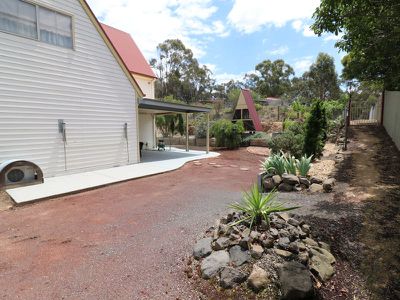 18 Pioneer St, Tallarook