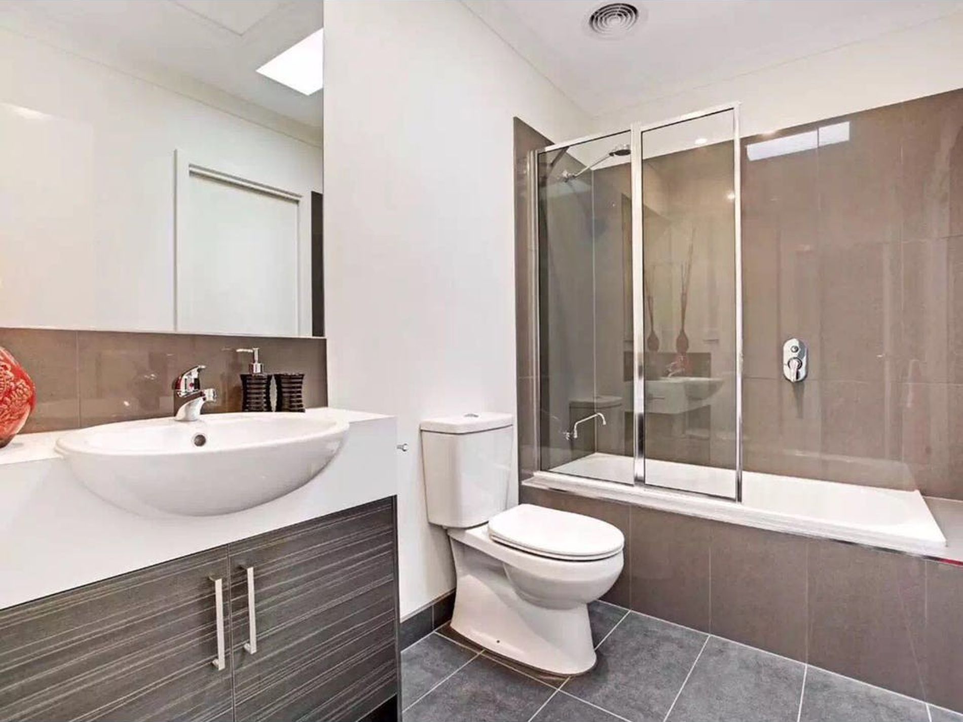 9 / 9 NELSON STREET, Ringwood