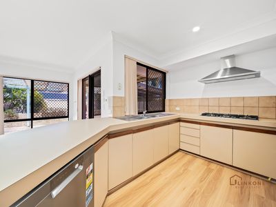 16 Reflection Gardens, Ballajura