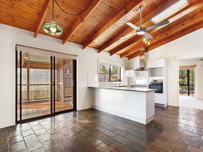 12 Yvette Close, Sale