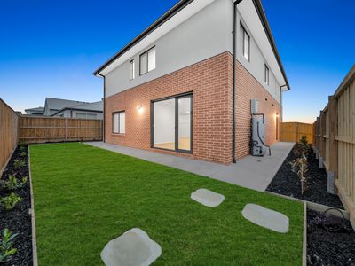 100 Clara Drive, Clyde North