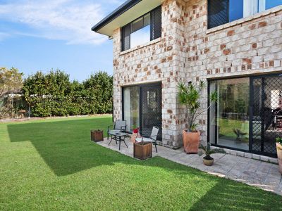 6 Feathertail Court, Tewantin
