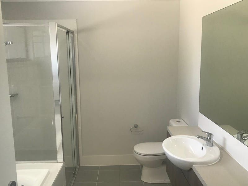 27 Bishop Crescent, Bonnyrigg