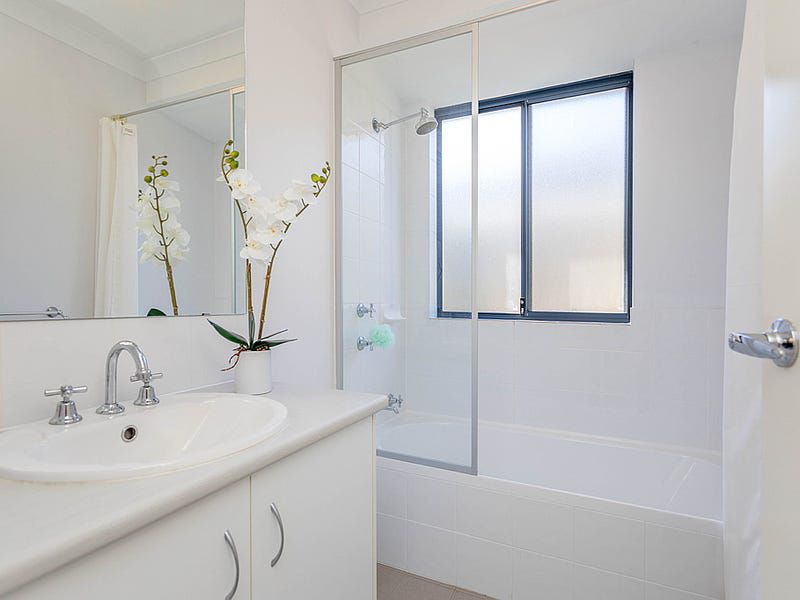 10 Saintly Turn, Byford