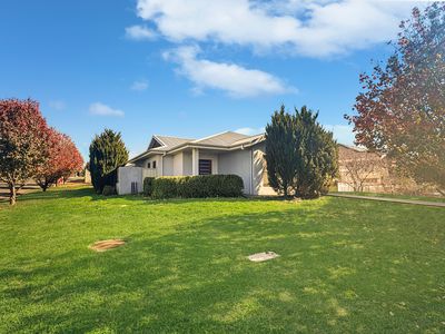 2 Apsley Crescent , Dubbo