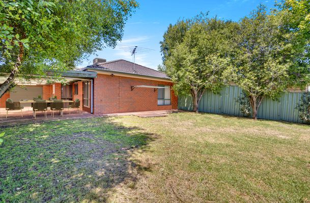 15 Swinburne Close, Craigieburn