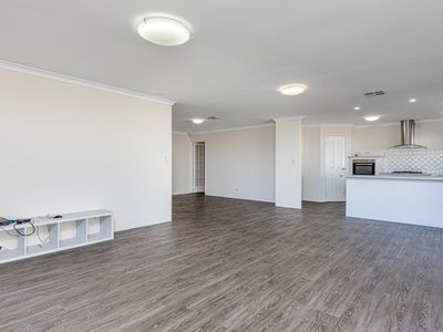 4 Trumpeter Parade, Yanchep