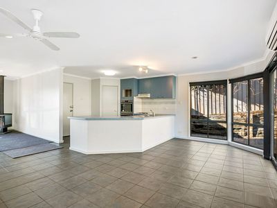 12 Proud Terrace, Flora Hill