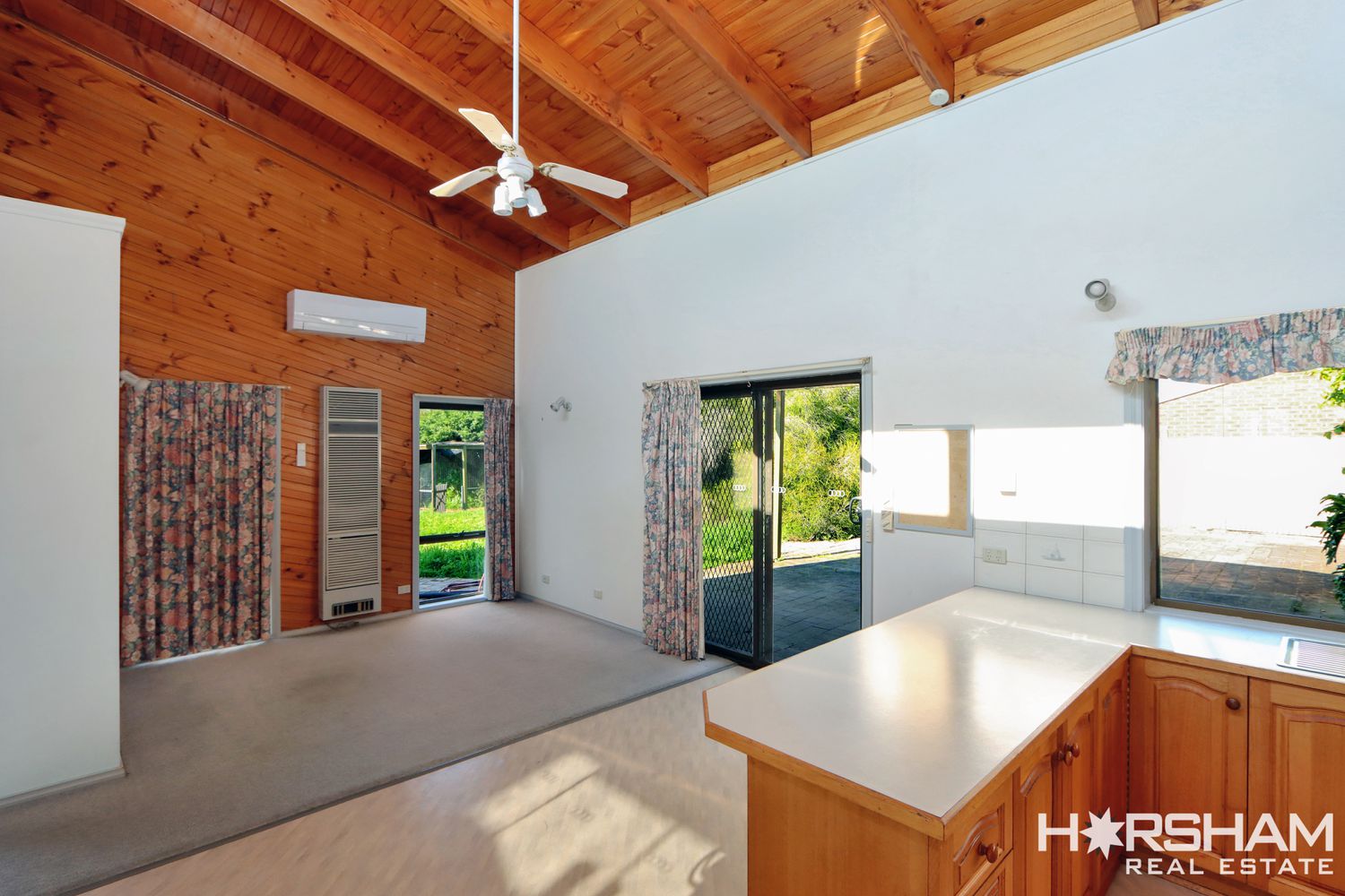 8 Henderson Avenue, Horsham
