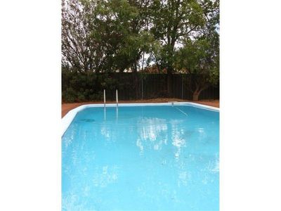 2 Nardoo Loop, Newman