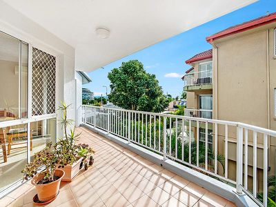 4 / 10 Jubilee Avenue, Broadbeach