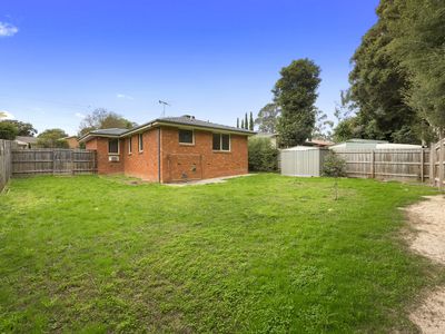 16 Jull Parade, Ringwood North