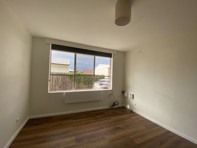 3 / 1 Hampton Parade, West Footscray
