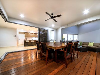 5 Commodore Place, Manly West