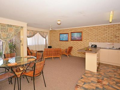 3 / 33 King Street, Urangan