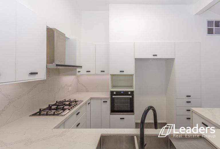 2 / 389 High Street Road, Mount Waverley