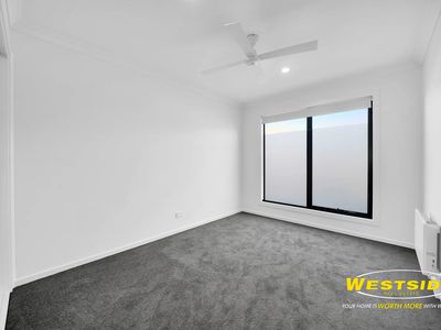 4 / 3 Rosso Drive, Tarneit